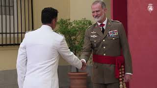​Su Majestad el Rey recibe en audiencia militar a un grupo de coroneles y capitán de navío