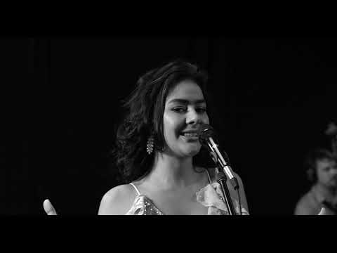 Camilla Faustino feat. Trio Guará - Chove Chuva