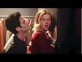 You Netflix Kissing Scene Joe Beck Penn Badgley Elizabeth Lail