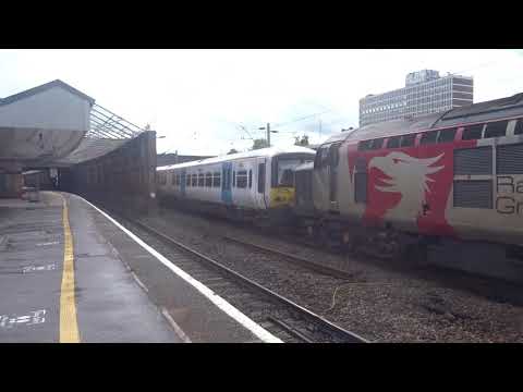 Class 37 pulls Class 365s out of Crewe
