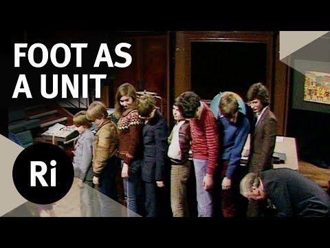 Measuring the Average Foot - Christmas Lectures with RV Jones