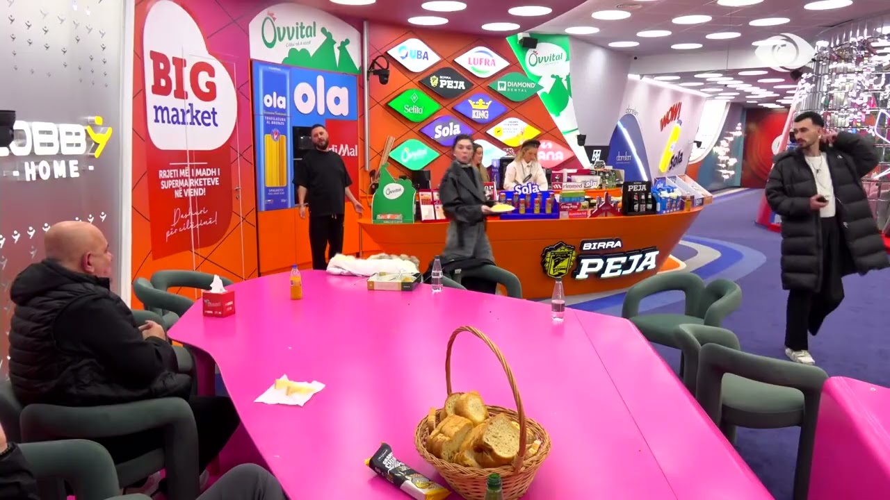 Ka shumë më të fortë këtu/ Vijon diskutimi mes Kristit dhe Mirit