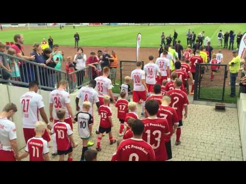 Einmarsch - 1. FC Frankfurt Oder vs RB Leipzig