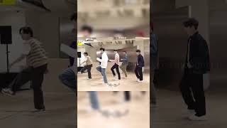 Download lagu Moonwalk geniuses #astro #astrokpop #mj #jinjin #chaeunwoo #moonbin #rocky #yoonsanha #aroha #kpop mp3