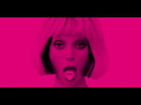 THE CAL PIRELLI 2022 Celebration Of Bryan Adams - Fashion Channel