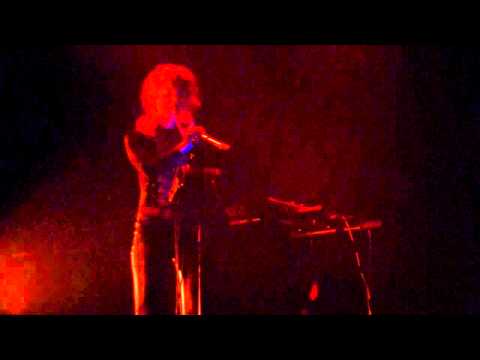 Presque l'Amour "Personne" (Les Trois Baudets, Paris / 23.02.2015)