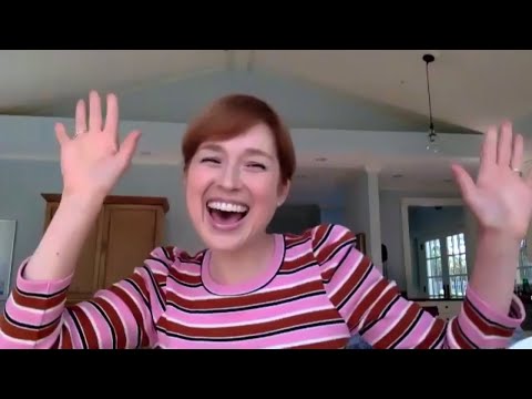 エレンをホストするエリー・ケンパーの魔法のような瞬間は、彼女の人生で最高の日の一つでした。 (Ellie Kemper’s Magical Moment Hosting Ellen Was One of the Best Days of Her Life)