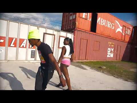 SINGER DEE - PLUG IT OUT OFFICIAL VIDEO 2017