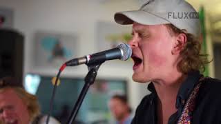 Kakkmaddafakka &quot;Neighbourhood&quot; live beim FluxFM MorningShowcase am Nachmittag