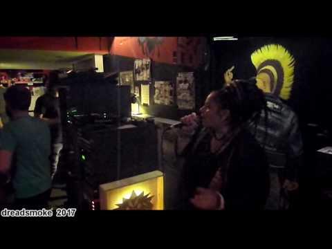 MASEGO SOUNDSYSTEM ft Sista Caro - Jah Jah warrior 'pt3 @ de vinger den haag 24-06-2017