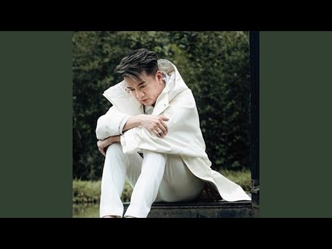 Thể hiện bởi Đàm Vĩnh Hưng