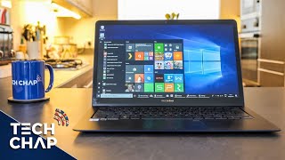 ASUS ZenBook 3 Deluxe UX490UA - відео 2