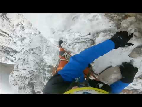 Muntii Bucegi. Valea Albă. La prima zapada.