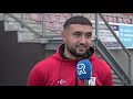 Middenvelder Ugur Altinas loopt één op één bij Barendrecht