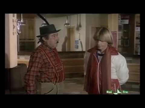 Enzo Cannavale è Hitler