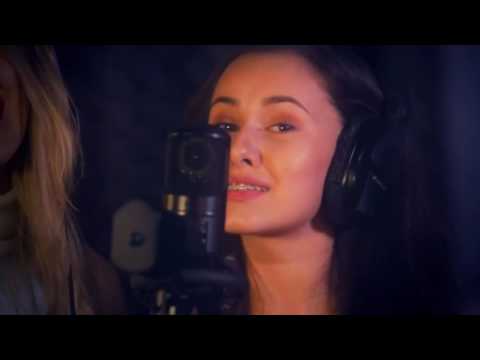 Lidia Buble si Diana Buble - Veste am adus  (colinde Craciun 2017)