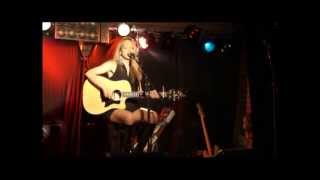 Bette Davis Eyes -live- (excellent acoustic cover by Melanie Dekker)