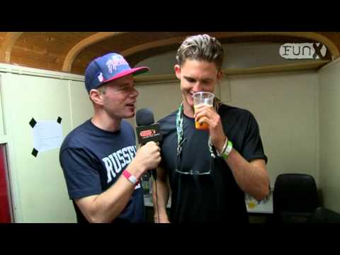 The Flexican praat over "Bumaye", Dj Chuckie en Jamaica.