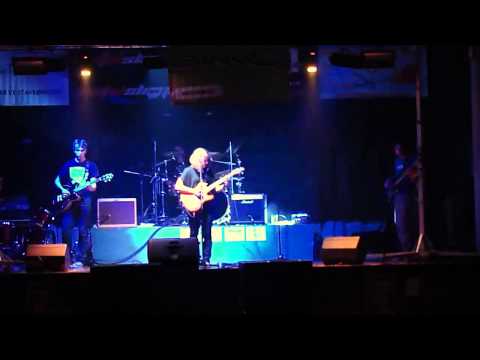 Stoned Well - STONED WELL - Nothing to Judge