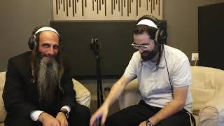 מלווה מלכא עם שי גז והרב מאור קריו וירא תשפד (הרב מאור קריו) - התמונה מוצגת ישירות מתוך אתר האינטרנט יוטיוב. זכויות היוצרים בתמונה שייכות ליוצרה. קישור קרדיט למקור התוכן נמצא בתוך דף הסרטון