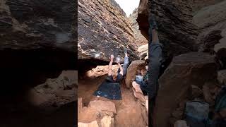 Video thumbnail of Meatbag, V12. Moe's Valley