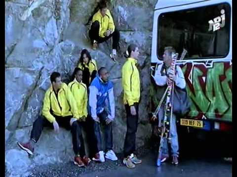 les monos saison 5 épisode 1  l’esprit d’équipe