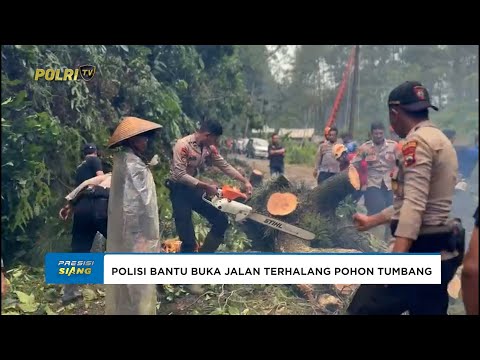 POLRES PEKALONGAN BERGERAK CEPAT BUKA AKSES JALAN TERHALANG POHON TUMBANG