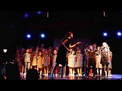 Hor Šareni Vokali - Balkan pleše