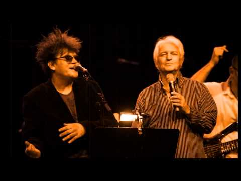 CRVENA JABUKA ft.  KEMAL MONTENO - NAPIŠI JEDNU LJUBAVNU (official video)