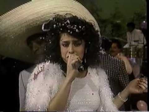 La Sonora Dinamita - Vilma Diaz - El Viejo del sombreron - Tributo a la cumbia Colombiana