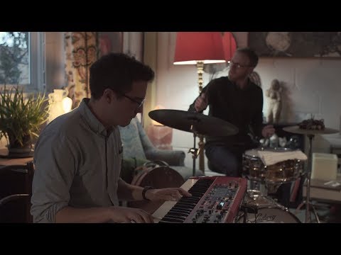 LaVitrola.cl: The Magic Lantern - Between the world and me