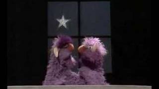 Sesame Street - The Two Headed Monster&#39;s &quot;Twinkle Twinkle&quot;