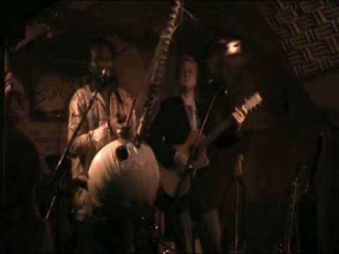 Diabel Cissokho and Ramon Goose play Mansana Blues at Le Sunset club Paris