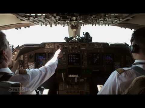 Boeing 747-400 landing in KLAX