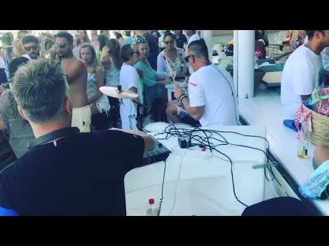 Aurelio Vargas Percusion en el Horno Beach Club