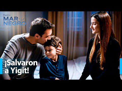 ¡Tahir y Nefes salvan a Yiğit del incendio! - Mar Negro | Escenas Especiales