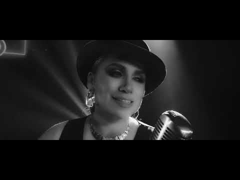 MABELL DE LA ROSA 🇪🇨  DE QUÉ NOS VALE Video Official