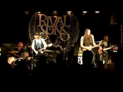 Rival sons gig