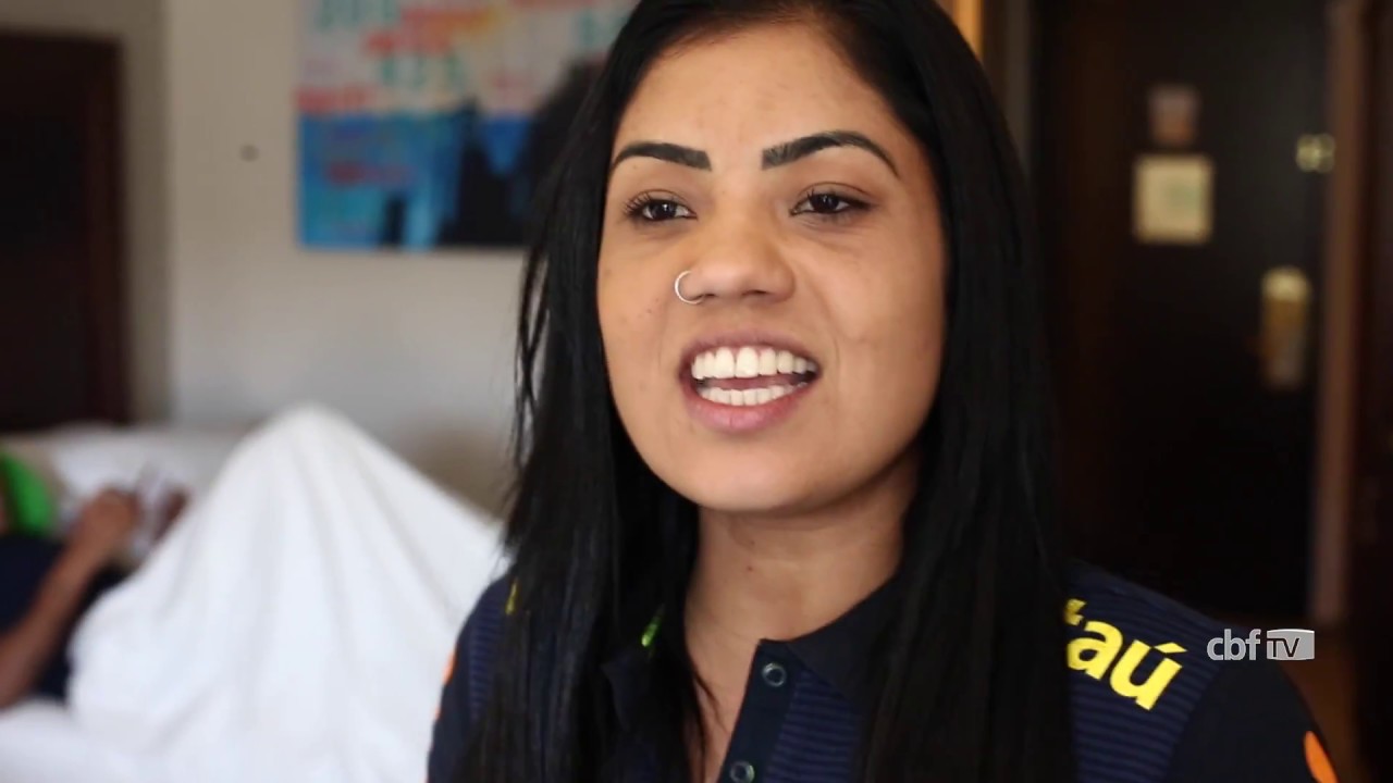 CBF TV passou o dia com Maurine na Seleção Brasileira Feminina
