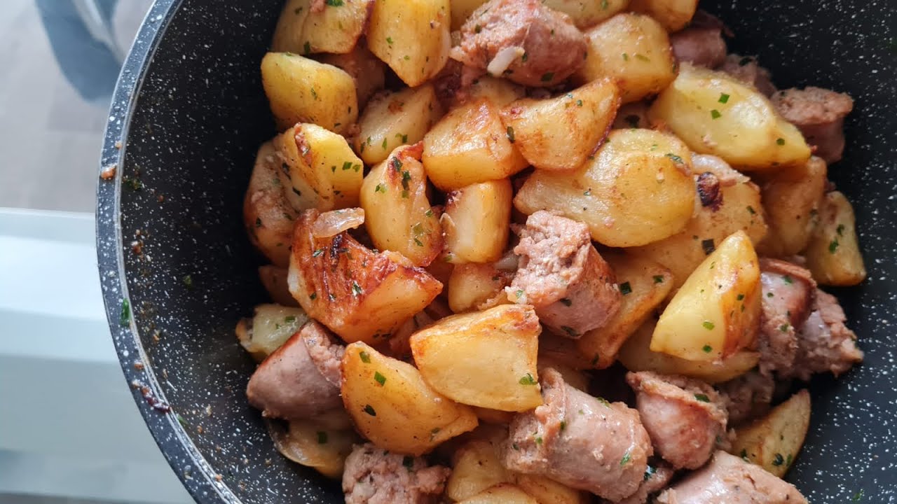 POMME DE TERRES ET SAUCISSES SAUTEES,recette facile et rapide