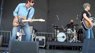 Sunny Sweeney - Drink Myself Single