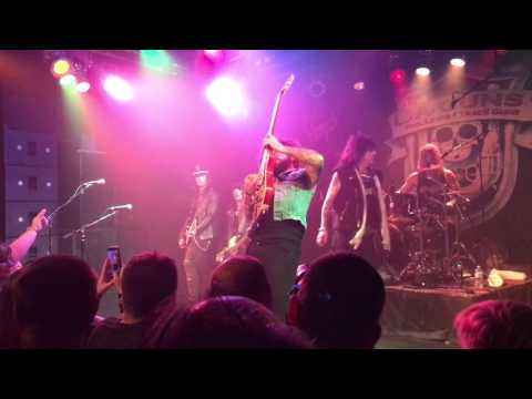 L.A. GUNS - Phil Lewis & Tracii Guns - Sex Action