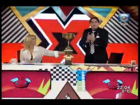 CLAUDIA FERNÁNDEZ Y EL PIÑE CON BENDITA TV - PROGRAMA 265 - 29.07.2012 (2/5)