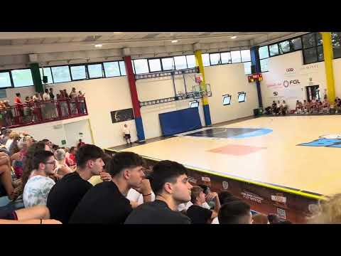 Amichevole Gallarate-Legnano. Il pubblico del Palaessesolar