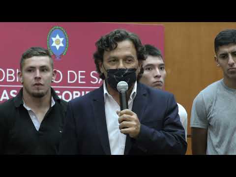 El Gobernador felicitó a Juventud Antoniana por el ascenso y le entregó un reconocimiento