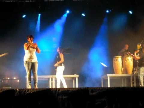 Natalia y Maka (Maka le dedica a su novio Jose)