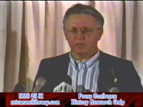 Day 32 930331 Waco Press Conference 10