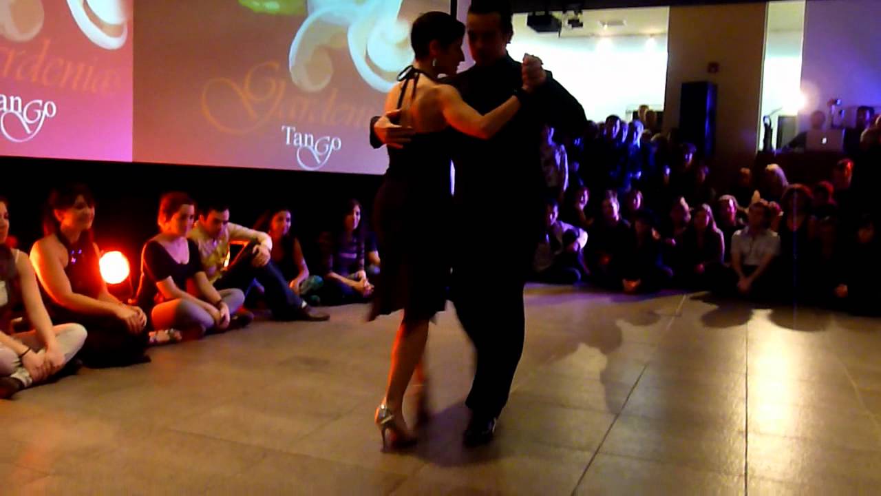 5 La Milonga del Patio presenta a Aurora Lubiz y Luciano Bastos- Milonga del recuerdo