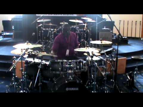 Larnell (Stixx) Lewis - Drummers United 2012 (1)