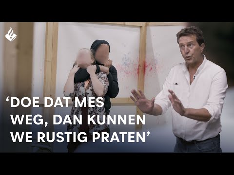 Levens redden met woorden | Politieonderhandelaar | ACHTER HET LINT